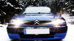 Trees snow winter blue lights cars Citroen Saxo