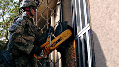 Us trooper usesquickee Saw