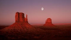 Utah moonrise Monument Valley deserts