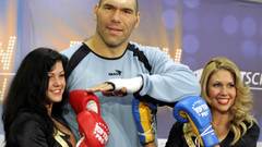 Valuev Russia strong high