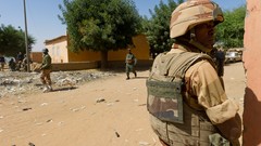 War Army fight soldiers French military Africa corner combat 