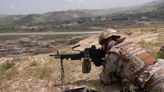 War fight soldiers military Spanish machine gun combat infantry 