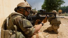 War weapons Guns Army fight soldiers French military Africa 