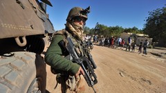 War weapons Guns Army soldiers French military Africa 