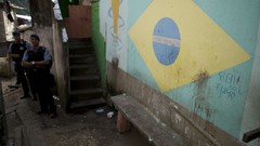 War weapons Guns police alley slum Rio de Janeiro Brazil raid 