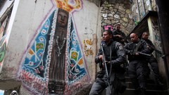 War weapons Guns police santa slum Rio de Janeiro Brazil raid 