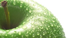 Water drops green apples
