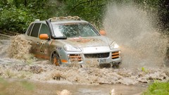 Water Porsche Cayenne rally