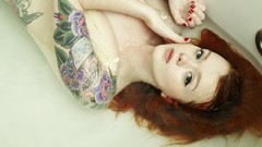 Water woman bath tattoos green eyes redheads Lass-model