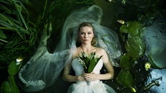 Water woman bouquet Water Lilies Kirsten Dunst wedding dresses 
