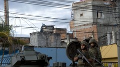 Weapons Guns police soldiers slum military Rio de Janeiro 