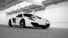 White Sports Car studio mclaren mp4-12c