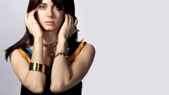 White woman lips Celebrity gray eyes brunettes Mia Kirshner