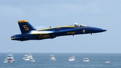 Widescreen Blue Angels US Navy stunt flying