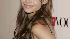 Willa holland