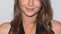 Willa holland