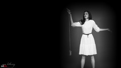 Woman Actress anne hathaway grayscale Vignette