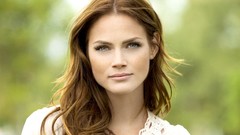 Woman Actress blue eyes brunettes models Mini Anden