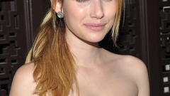 Woman Actress emma roberts slip