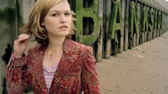Woman Actress Julia Stiles
