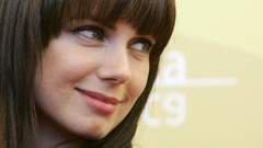 Woman Actress Mia Kirshner