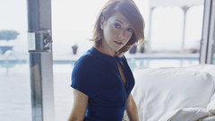 Woman Actress redheads blue