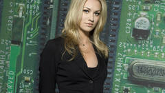 Woman Actress yvonne strahovski