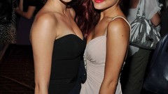 Woman ariana grande sarah hyland