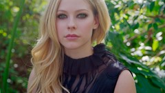 Woman Avril Lavigne blondes eyeliner