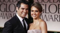 Woman Awards globe Jessica Alba Actress golden brunettes red 