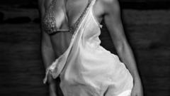 Woman bar refaeli monochrome