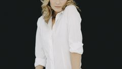 Woman belts Diane Kruger