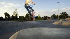 Woman Bicycles blondes Stunt