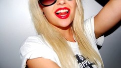 Woman blondes Abigail Halliday