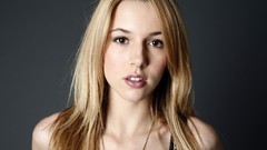 Woman blondes alona tal