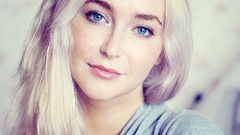 Woman blondes blue eyes Leeninek