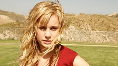 Woman blondes brie larson