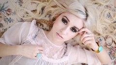 Woman blondes Cassie Sue