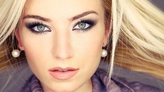 Woman blondes green eyes Diana Fox