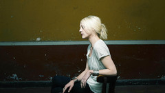 Woman blondes Laura Marling