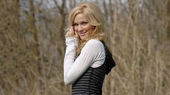 Woman blondes Marie Serneholt