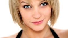 Woman blondes Mirjam Weichselbraun