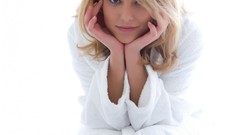 Woman blondes Nikia Nikia A