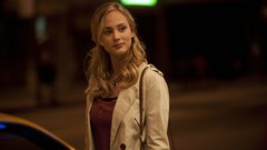 Woman blondes Nora Arnezeder
