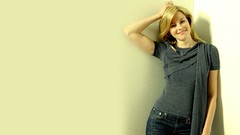 Woman blondes smiling elizabeth banks