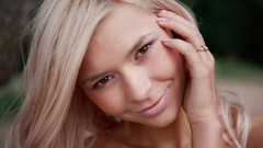 Woman blondes smiling Met Models Paloma B