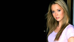 Woman blondes Taryn Southern