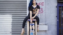 Woman blue hair Dani Artaud