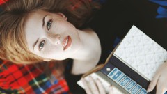 Woman Books faces freckles models 404 pale skin strawberry 