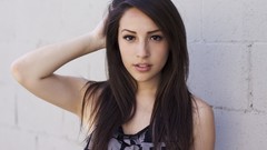 Woman brunettes Chloe Gueit